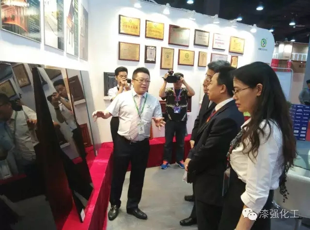 麻豆成人电影资讯_中国国际中小企业博览会事务局局长何佐贤
